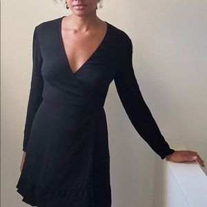 ✨Sunday Best | Black Wrap Dress✨
